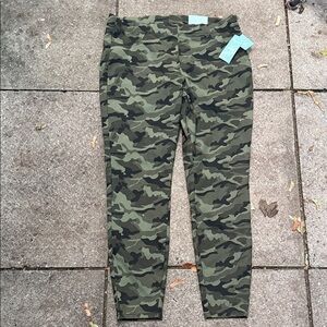 Pennman’s Plus Camouflage stretch Leggings. Size 1X Cotton polyester spandex New